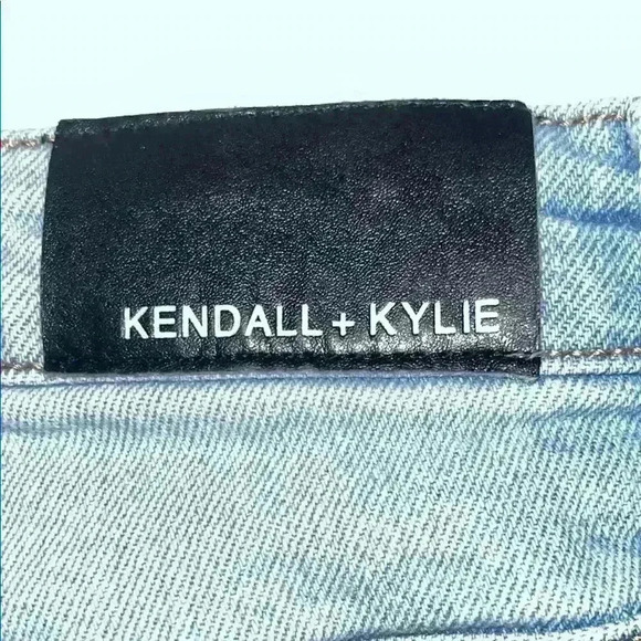 Kendall & Kylie Blue Jean Shorts Frayed Bottom Size 9 - Picture 3 of 8